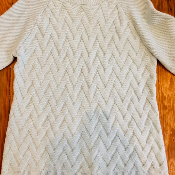 Cyrus Women’s Pullover Crew Neck Sweater - Picture 2 of 4